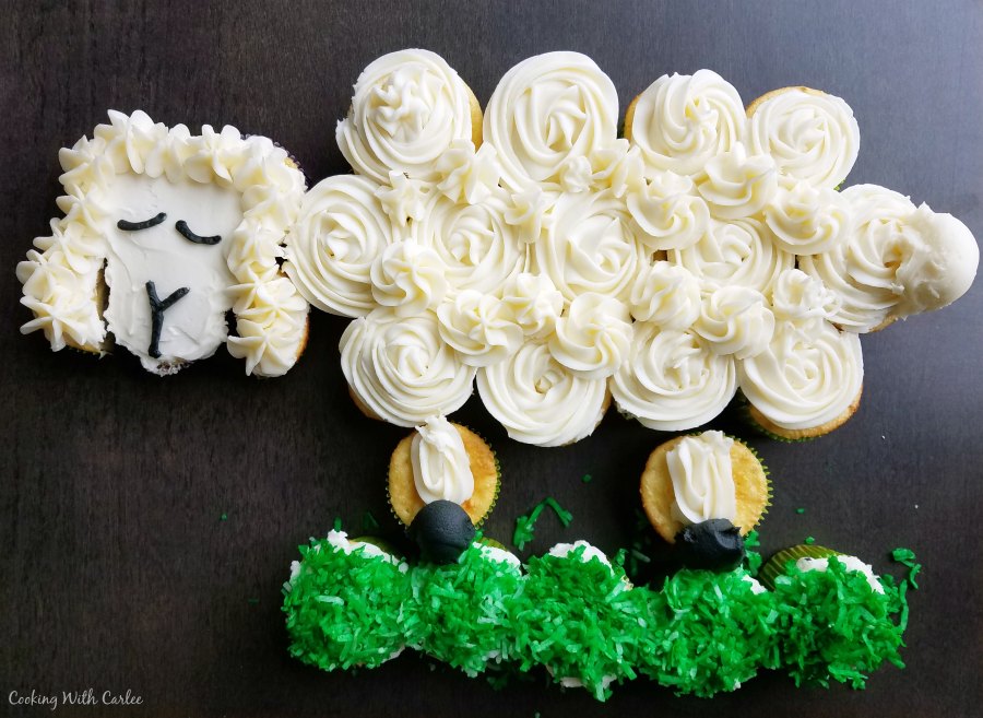 Sheep shaped cupcake pull apart cake.