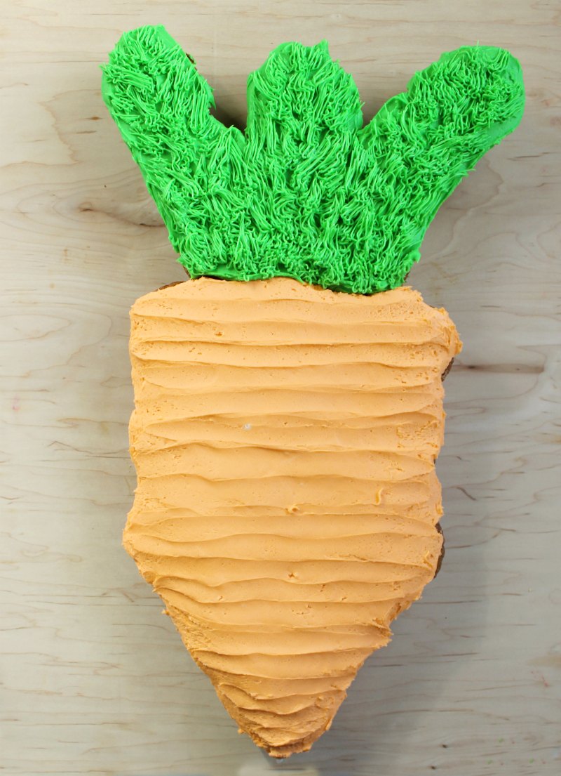 cupcake cake shaped like a carrot
