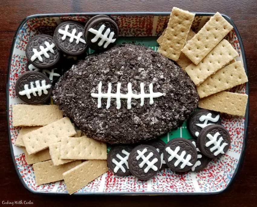 Cookies2Band2BCream2BFootball2BCheese2BBall2Bwith2BCookies2Band2BGraham2BCrackers