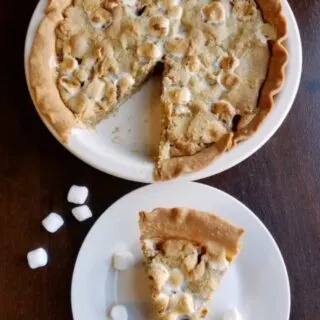 Peanut butter cookie pie with marshmallows.
