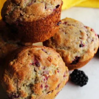 cropped-close-blackberry-muffins.jpg